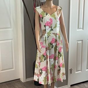 DESIGNED AND HAND MADE SLEEVELESS FULL SHIRT DRESS.  Size MEDIUM